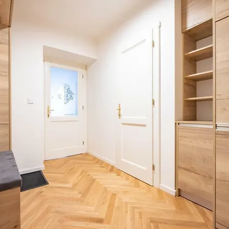 Apartment Modern Studio 3 *