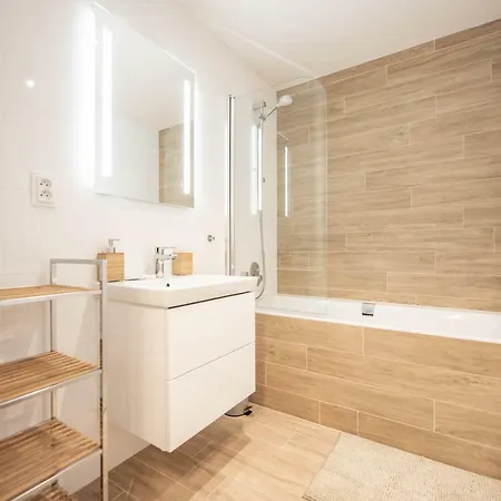 Modern Studio 3 Apartment