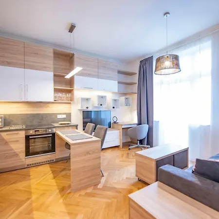 Modern Studio 3 Apartment *